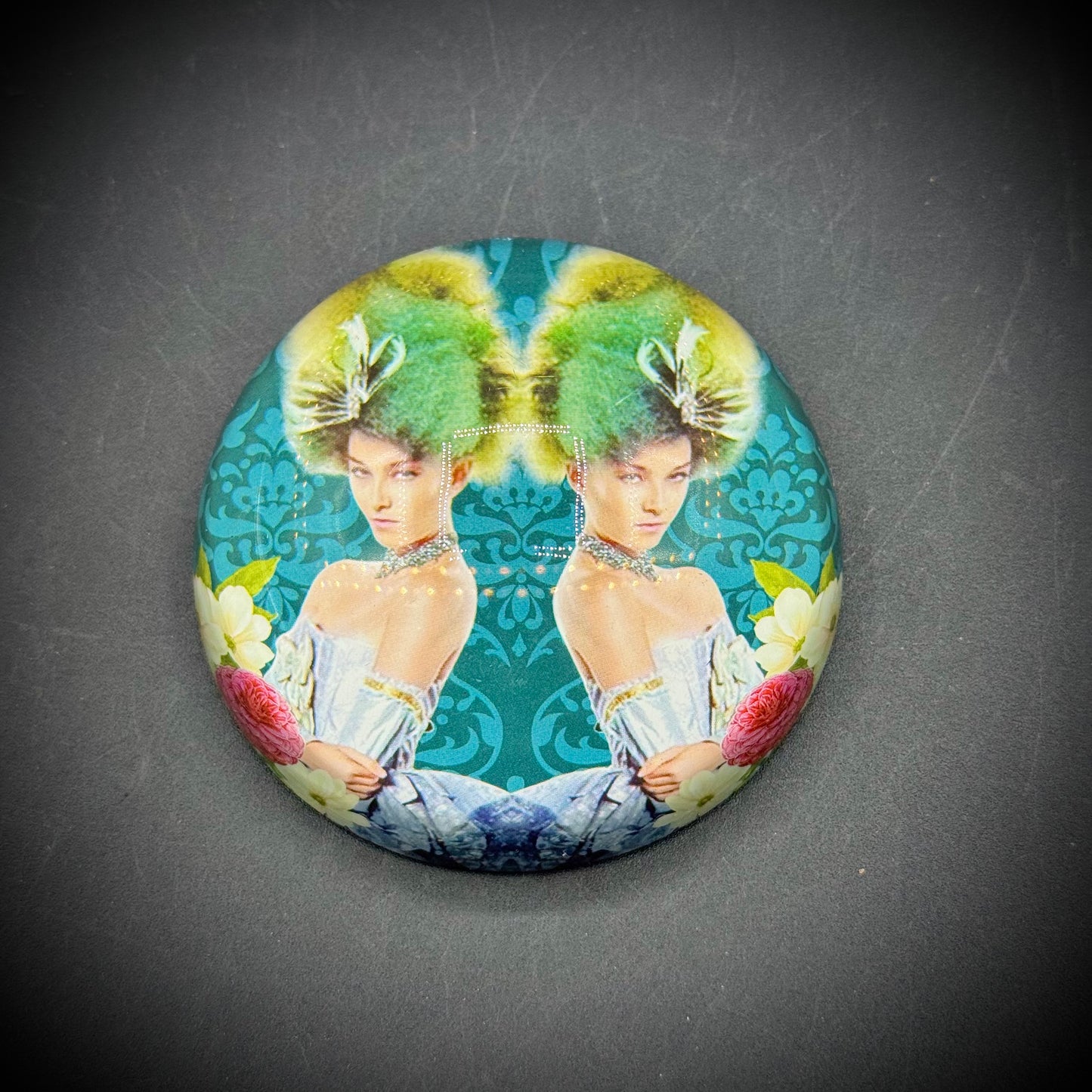 French Marie Antoinette Motif Convex Glass Paperweight