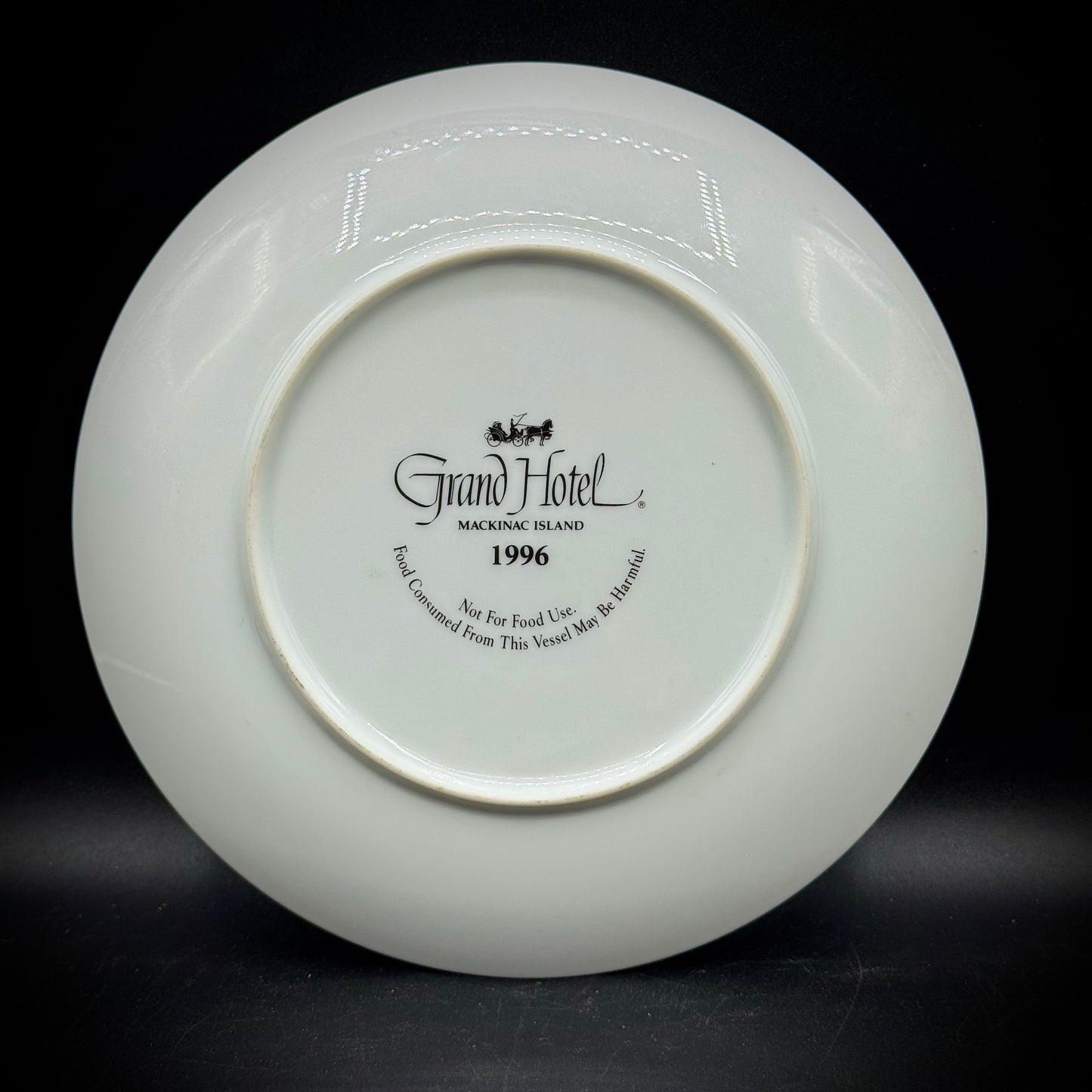 Vintage 1996 Grand Hotel Mackinac Island, Michigan Plate