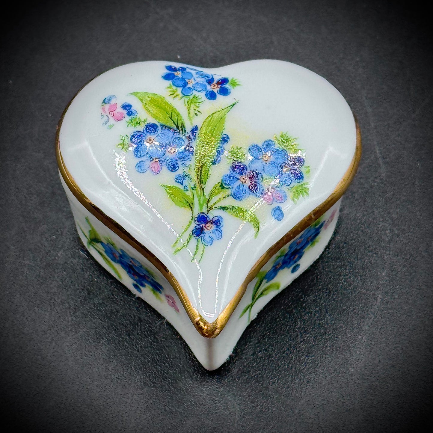 Vintage Limoges France Hand Painted Lidded Heart Trinket Box