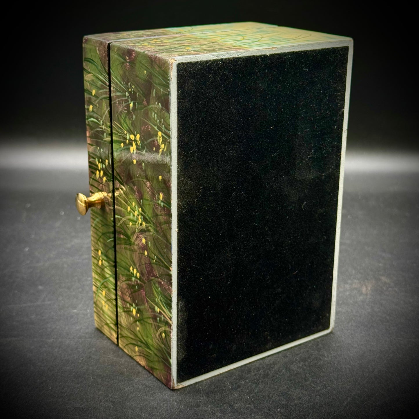 Heavy Lacquered Art Box Beach Motif