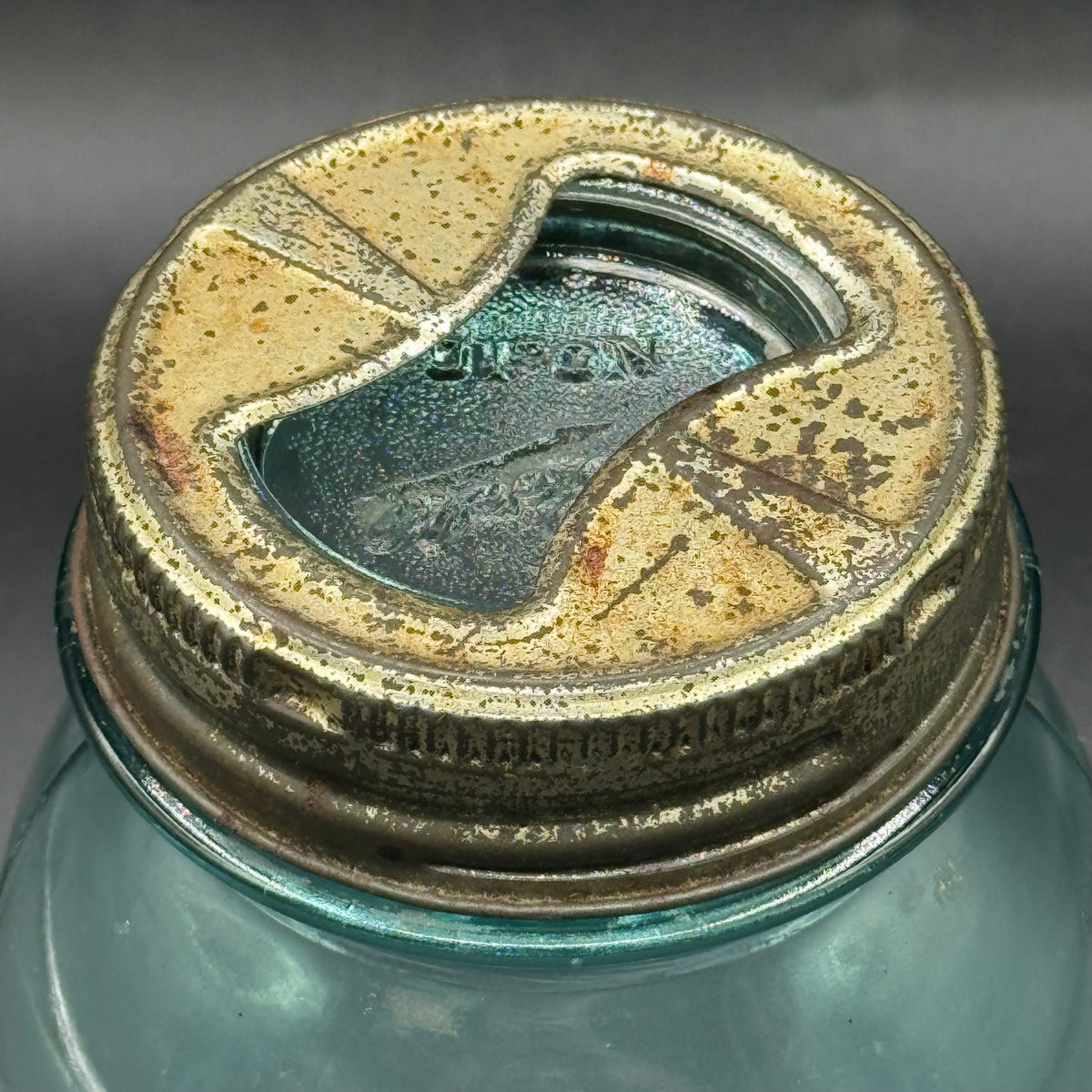 Antique Blue Ball Perfect Mason Jar with Zinc Presto Screw Top Lid