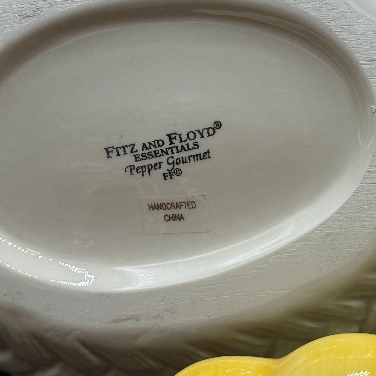 Fitz & Floyd Essentials Bell Pepper S&P Set