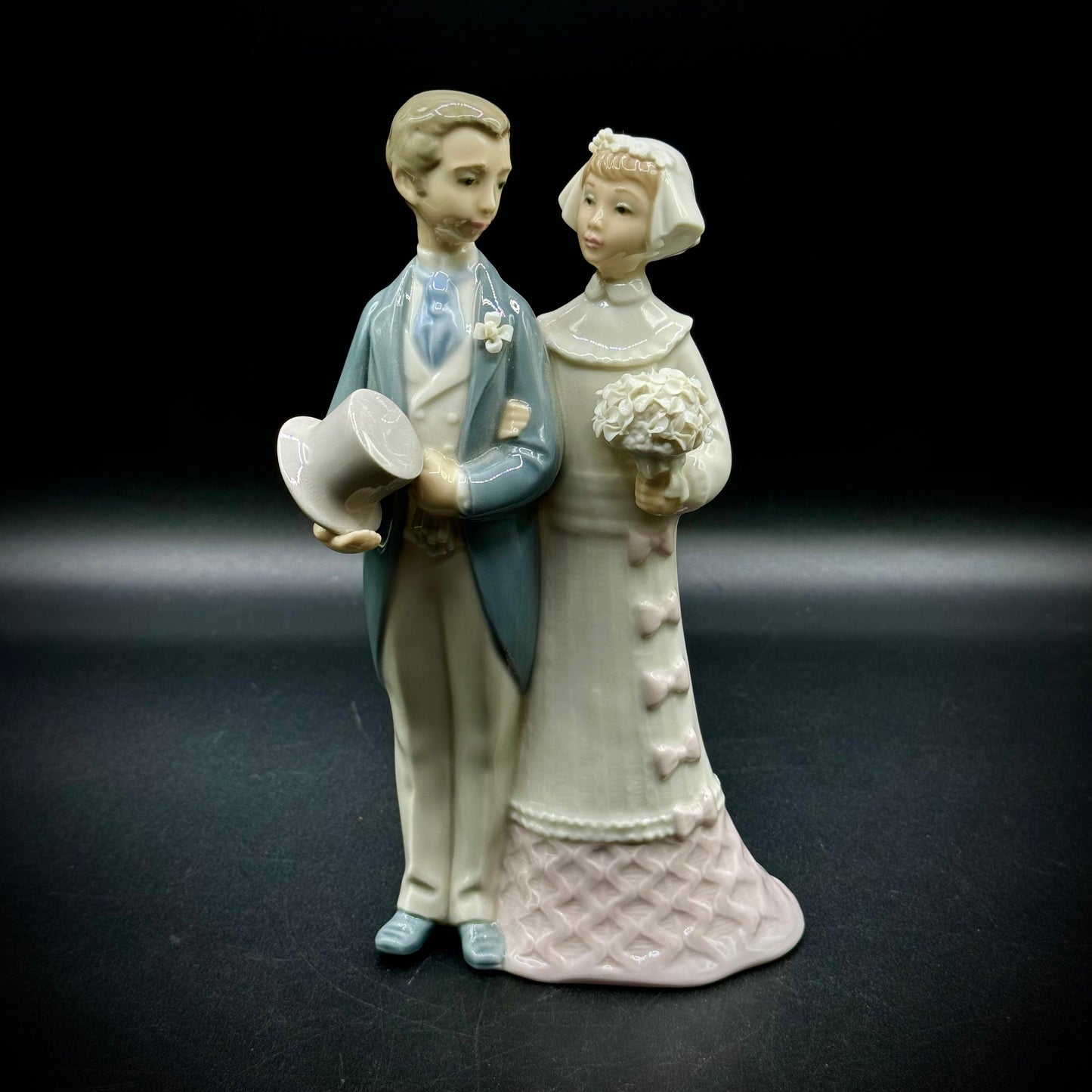 Lladro "Wedding Day" Bride & Groom Porcelain Figurine