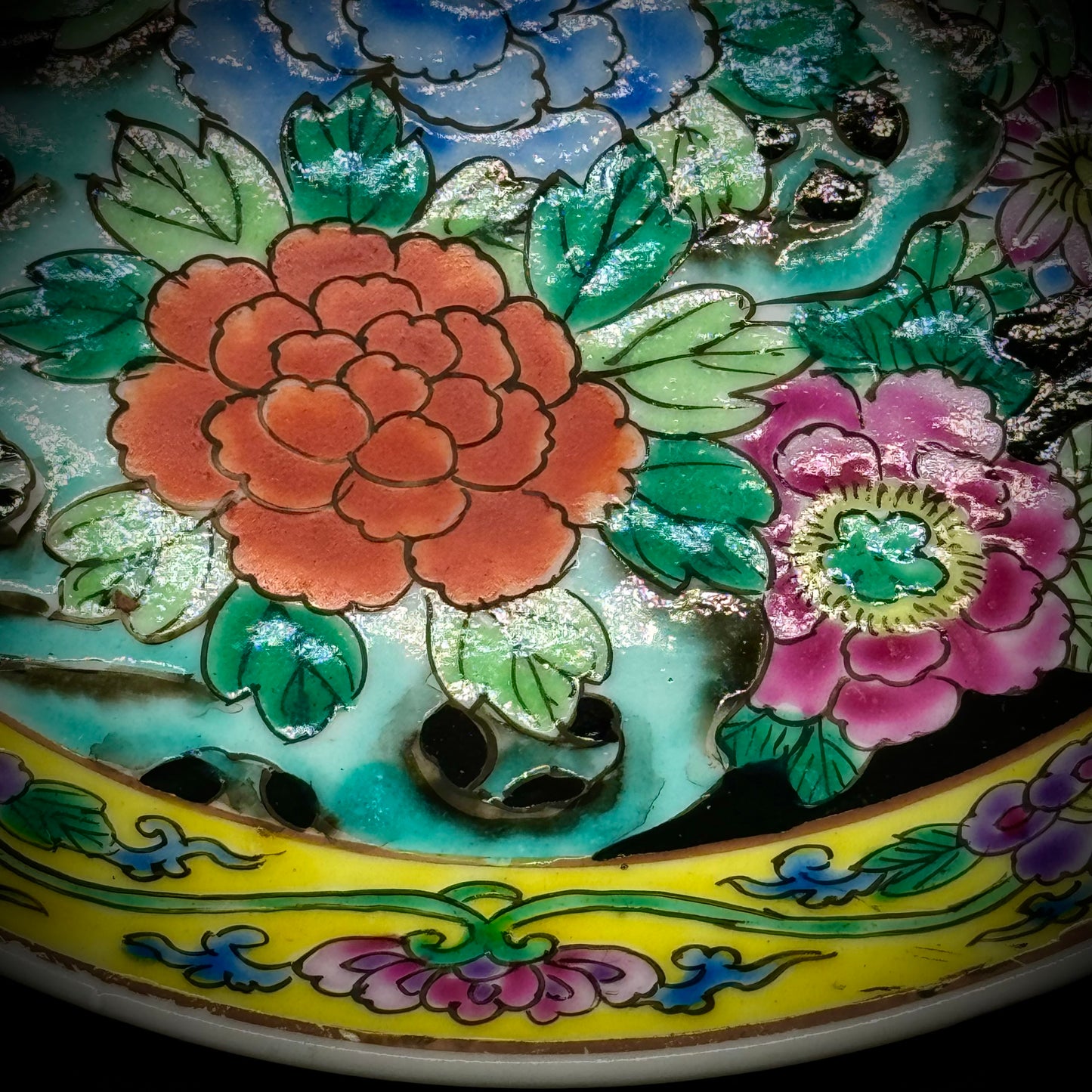 Antique Yamatoko Japanese Meiji Period (1866-1912) Famille Noire Plate - RARE