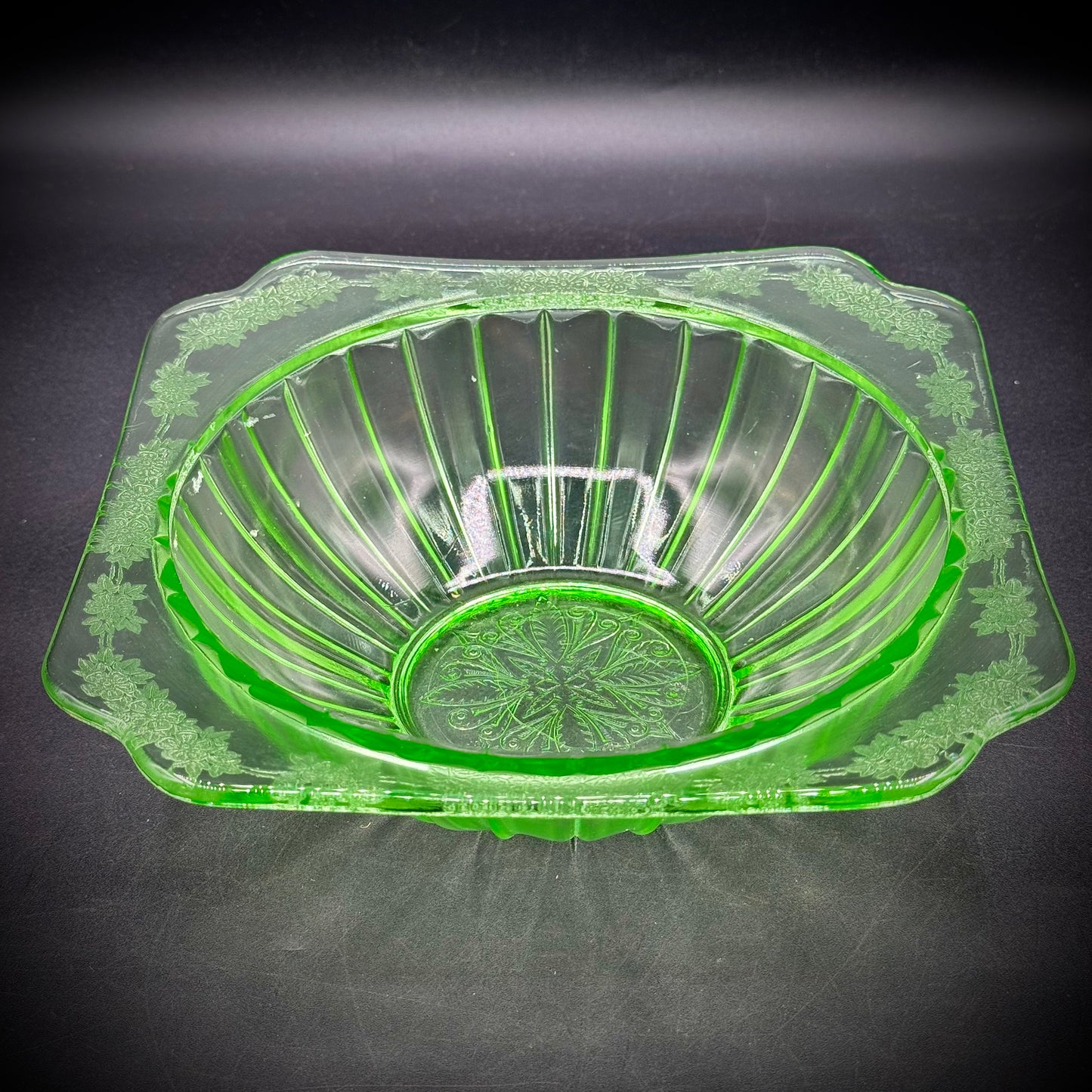 Vintage Jeanette Depression Uranium Glass Bowl