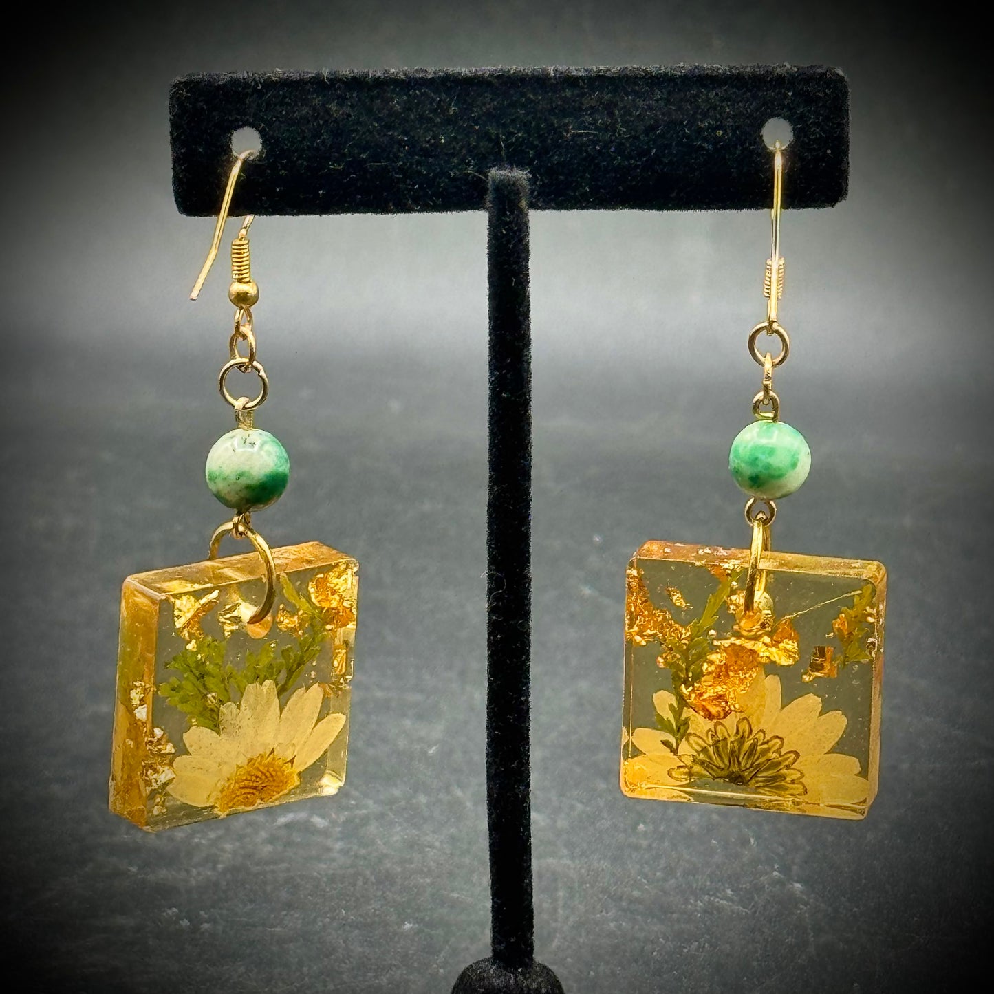 Vintage Lucite Floral & Gold Fleck Earrings