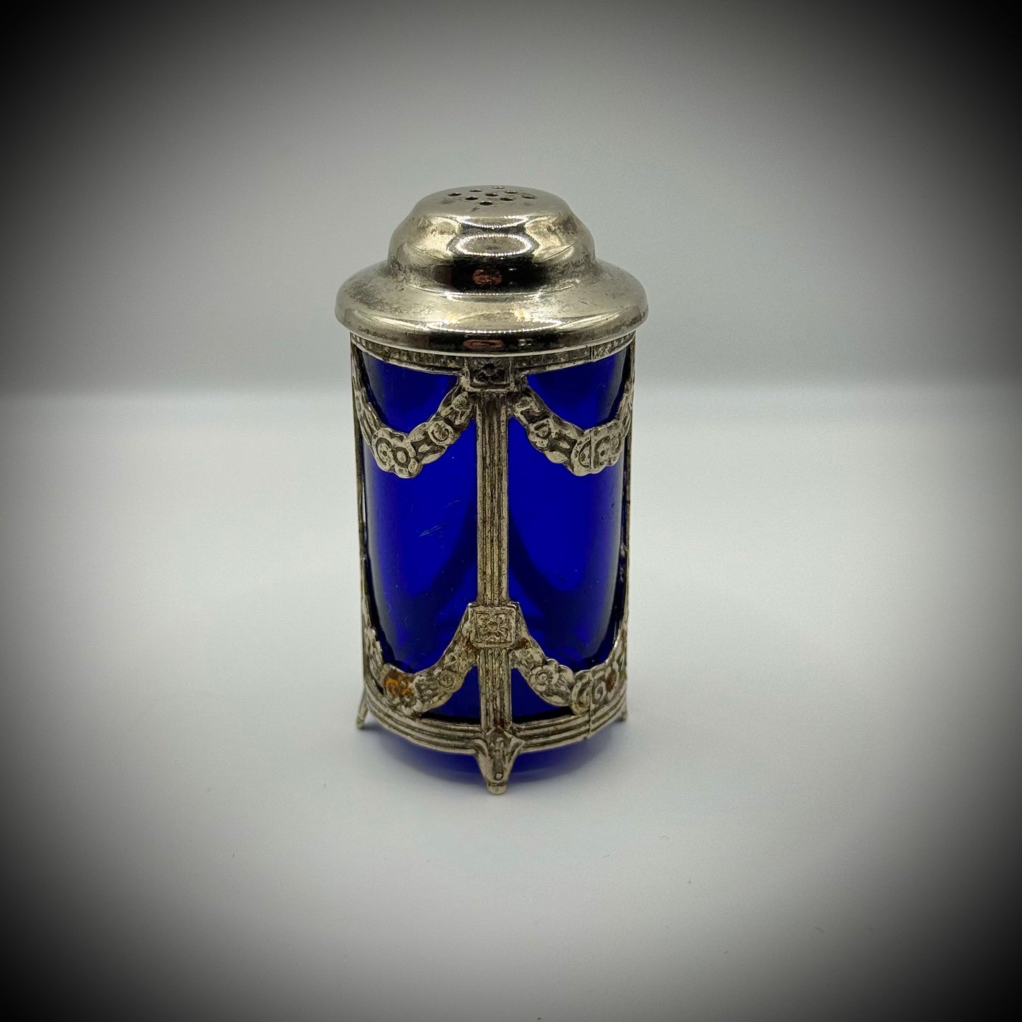 Vintage International Silver WIM Cobalt Blue Shaker