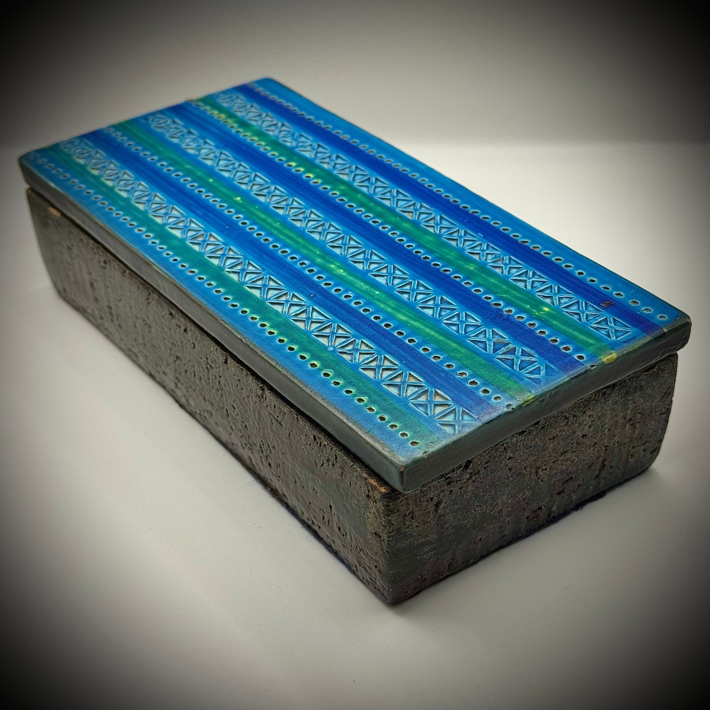 Bitossi Rimini Blue Italian Pottery Box by Aldo Londi