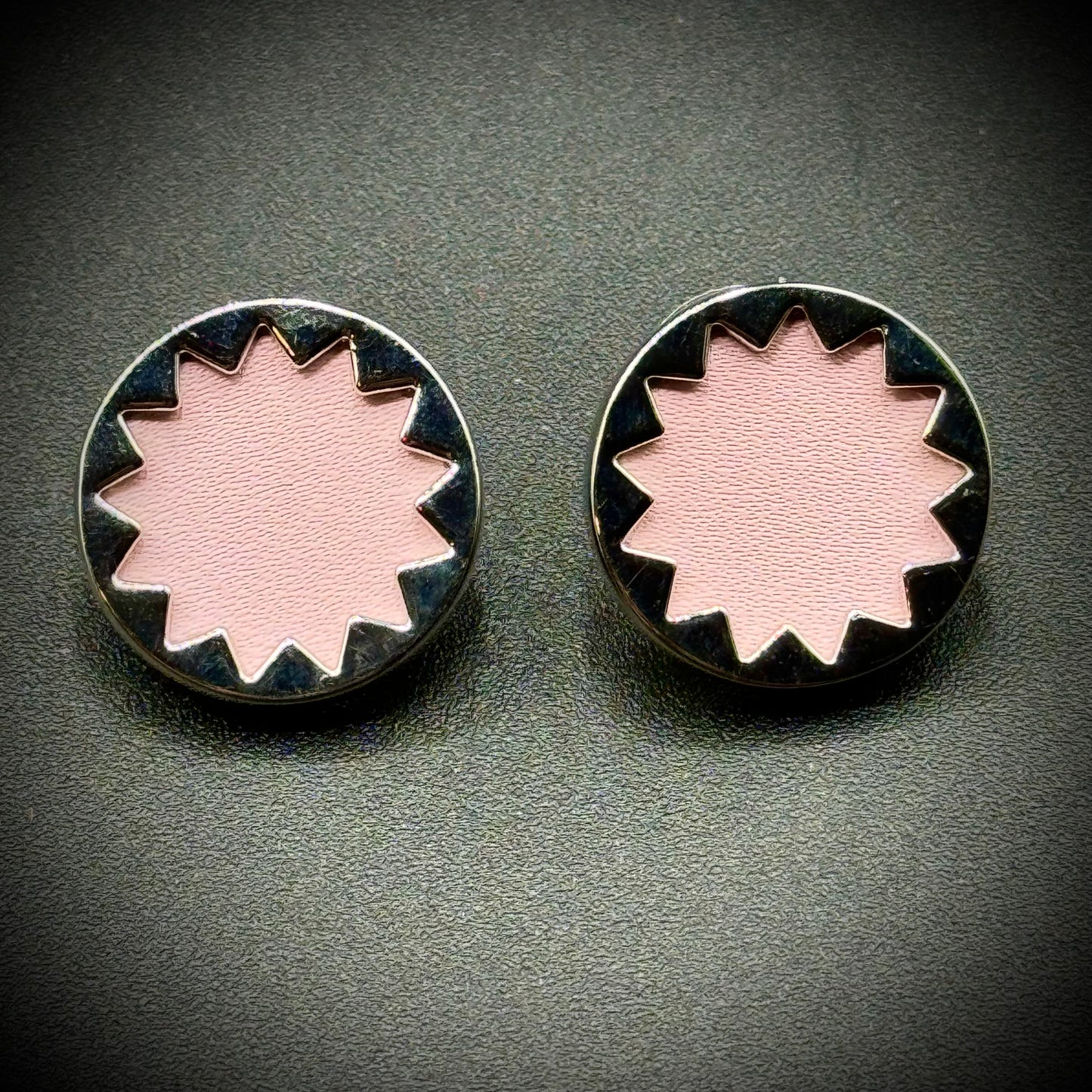 House of Harlow 1960 New Pink & Silver Tone Button Earrings