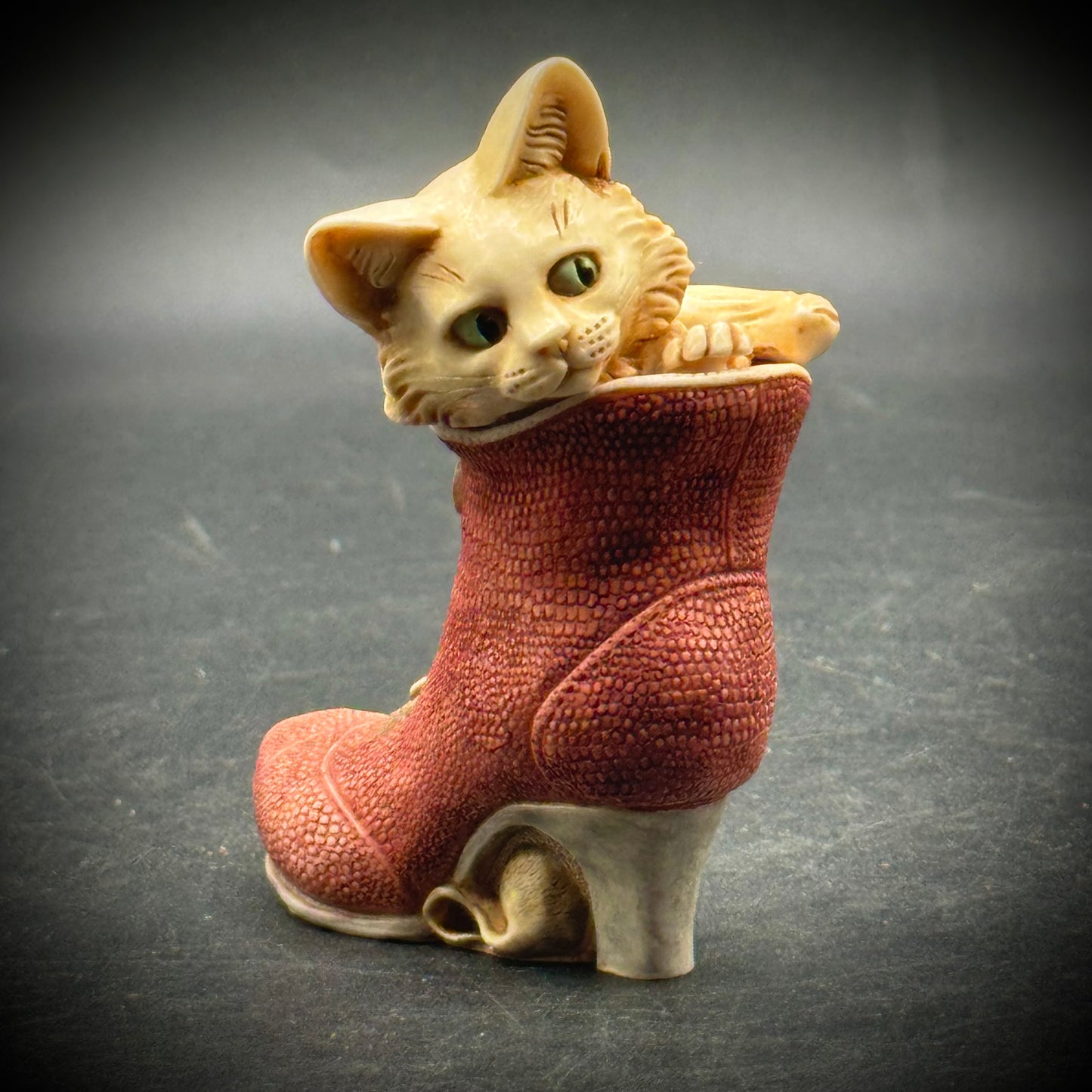 Harmony Kingdom "Puss In Boots" Lidded Trinket Box