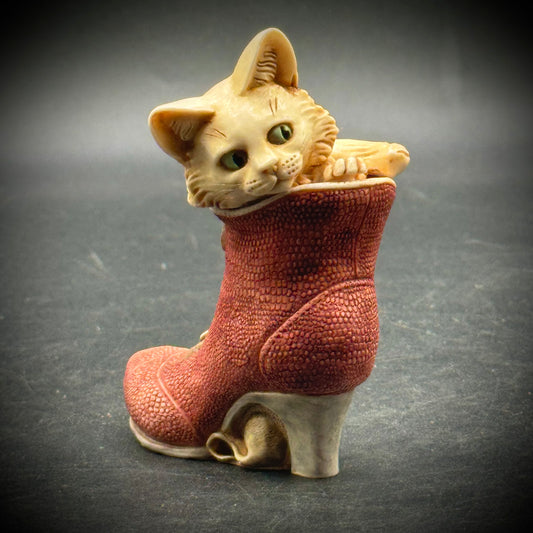 Harmony Kingdom "Puss In Boots" Lidded Trinket Box