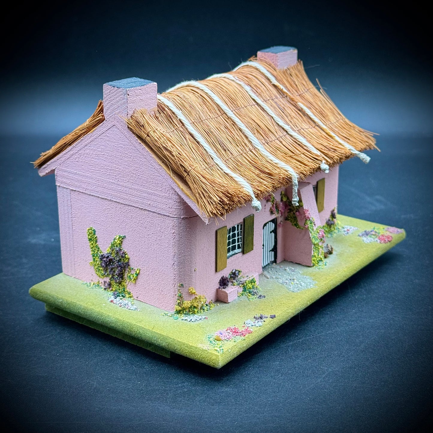 Vintage Pauline Ralph Irish Cottage Music Box - Made in England