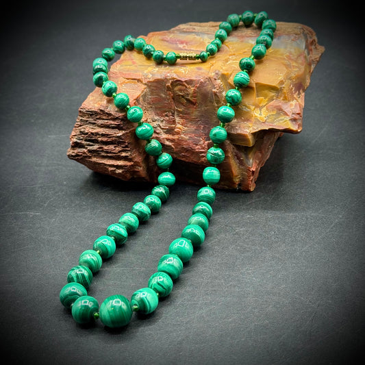 Stunning Emerald Green Malachite Graduated Bead Necklace