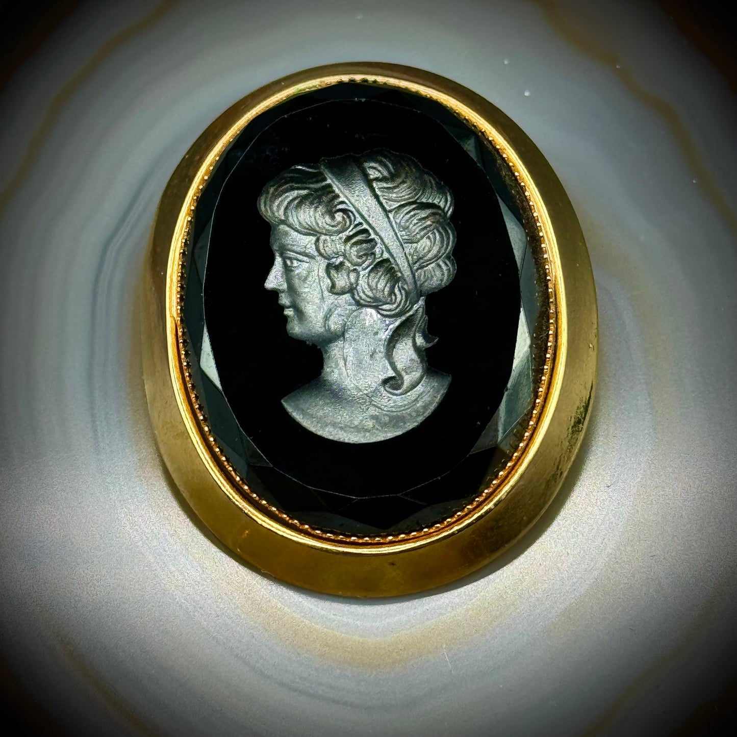 Vintage Intaglio Cameo Pin