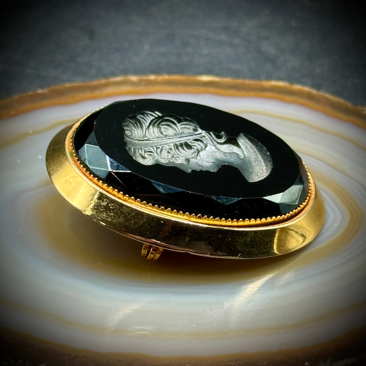 Vintage Intaglio Cameo Pin