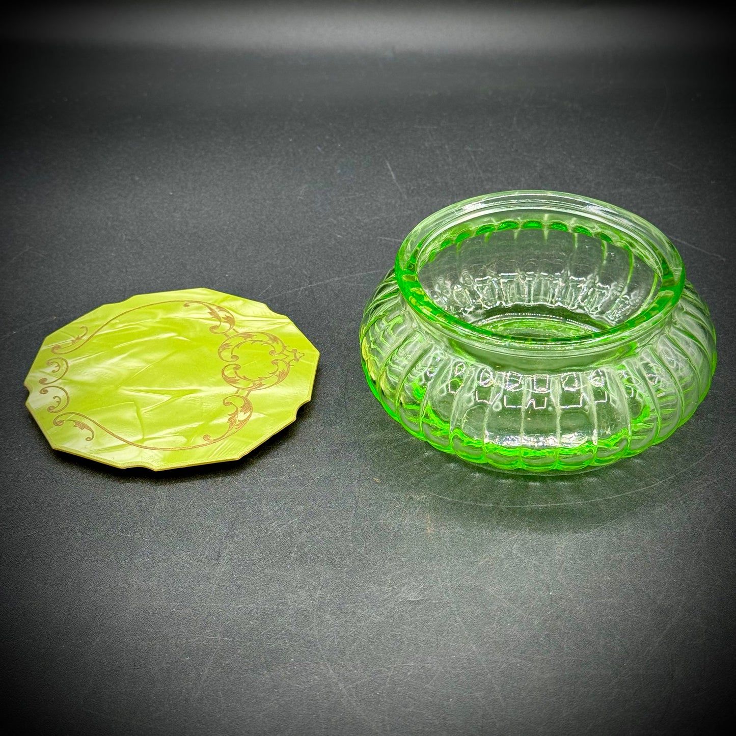 Art Deco 1930s Uranium Green Glass Rare Dresser Box