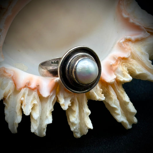 Sterling Silver Ring Set With Cabochon Pearl