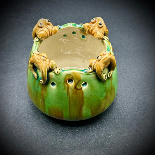 Vintage Majolica Four-Frog Planter