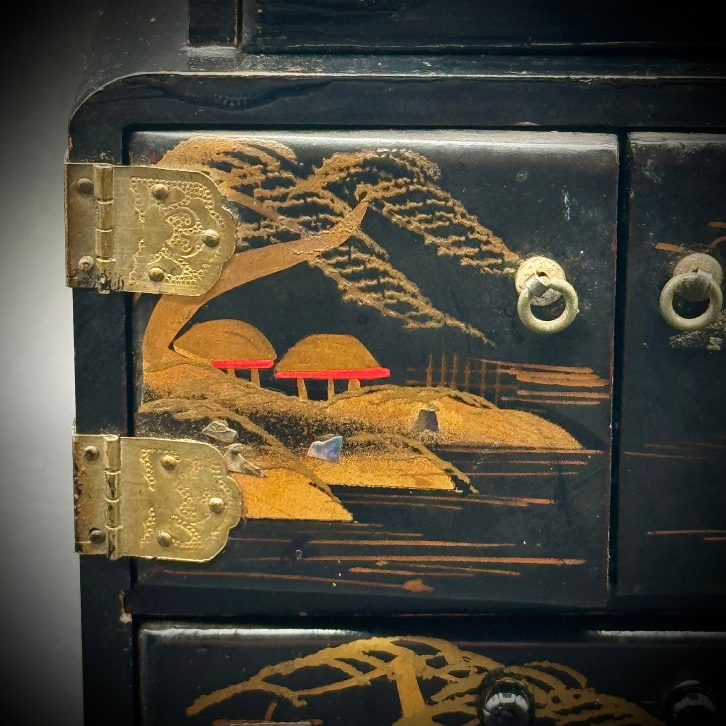 True Vintage Inlaid & Lacquered Japanese Jewelry Chest