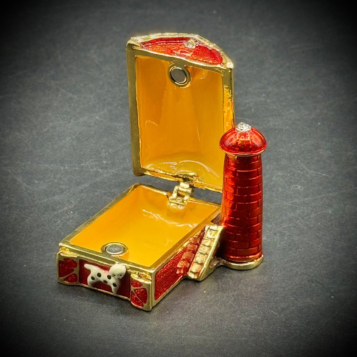Objet d'Art by Work of Art "The Farm" Trinket Box