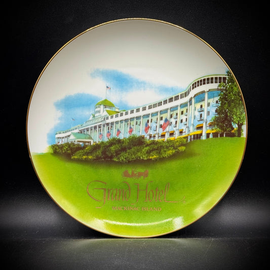 Vintage 1996 Grand Hotel Mackinac Island, Michigan Plate