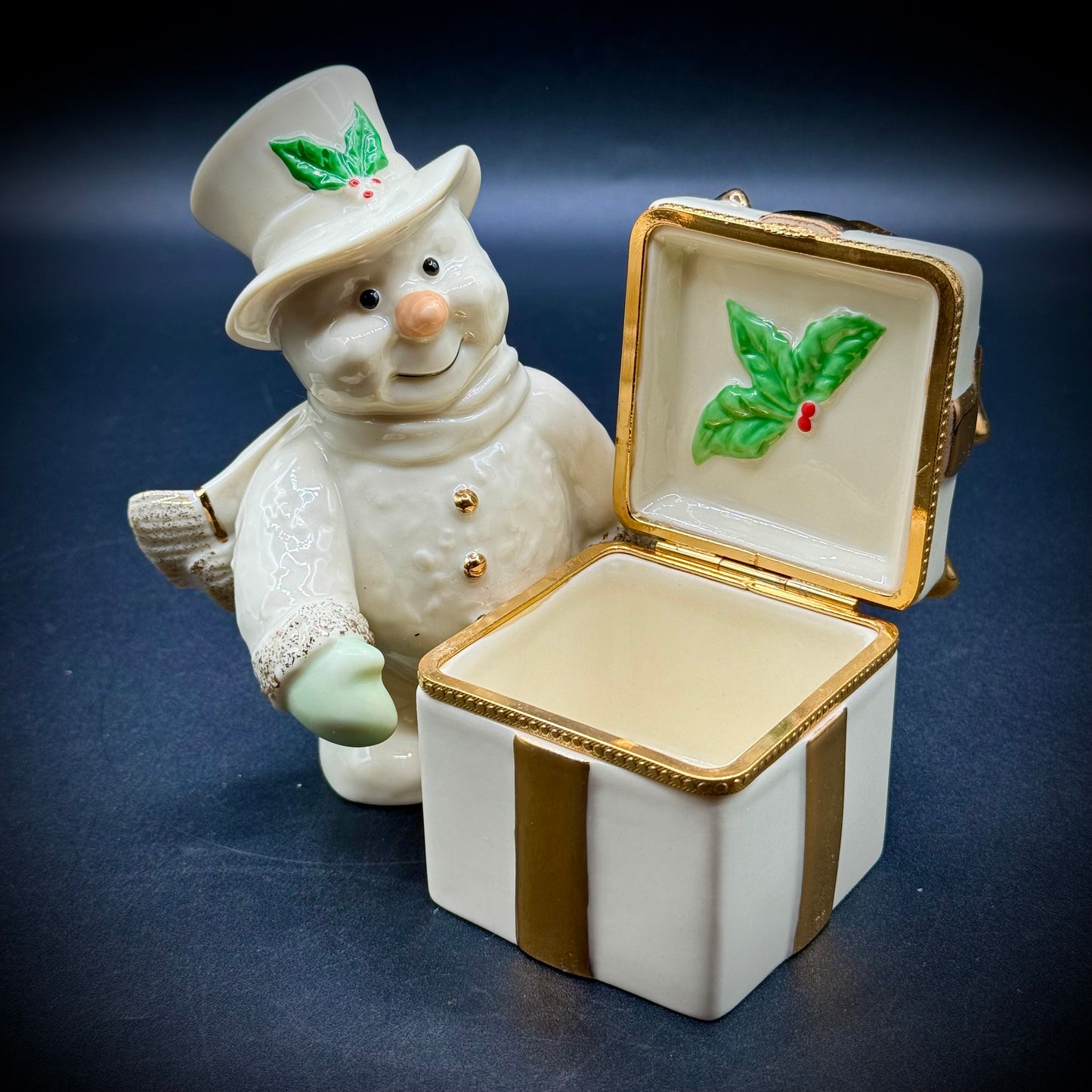 Lenox Snowman w/Present Trinket Box