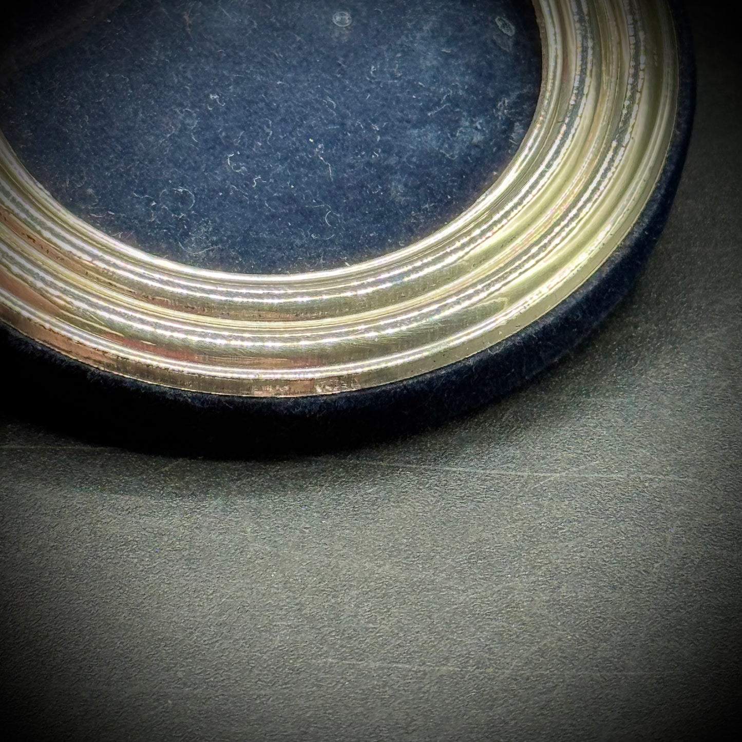 Sterling Silver & Velvet Round Photo Frame