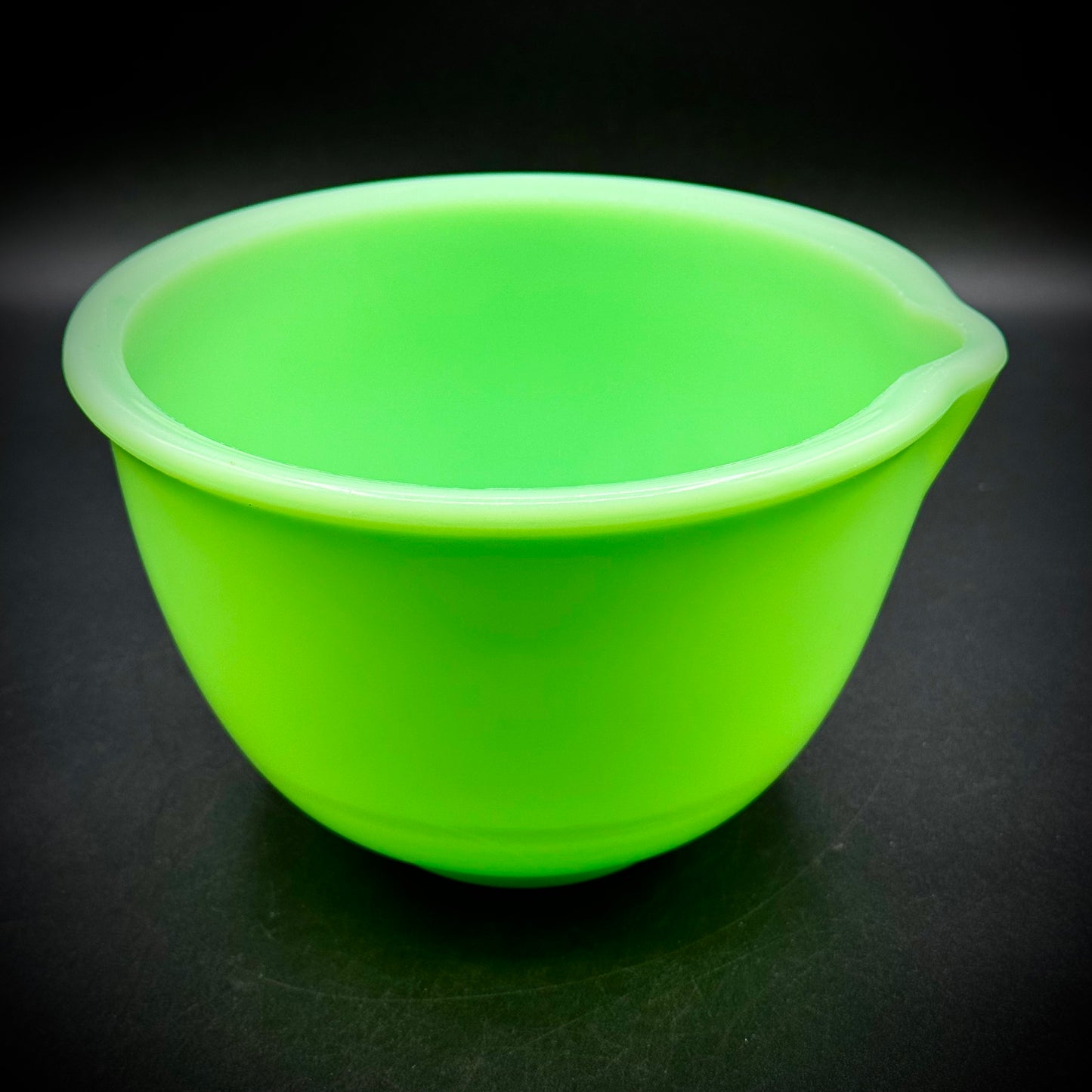 Vintage Jadeite Green Uranium Glass Mixing Bowl