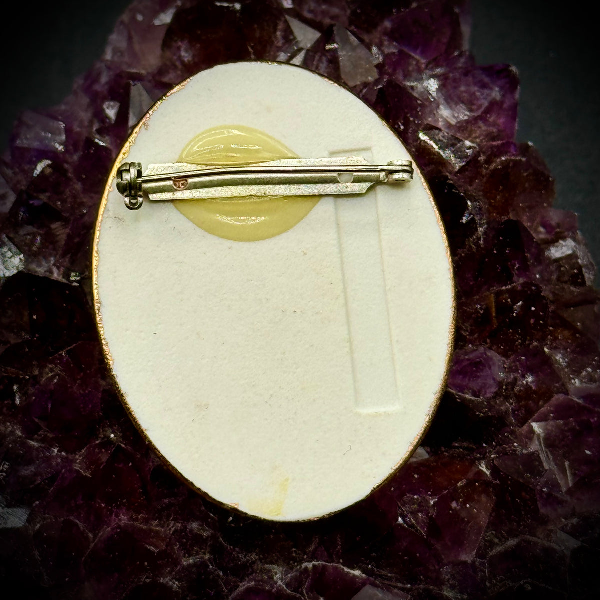 Porcelain Oval Portrait Style Pin – Picker Road Boutique