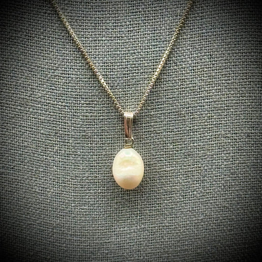 Stunning Caribbean Pearl Necklace on Sterling Chain