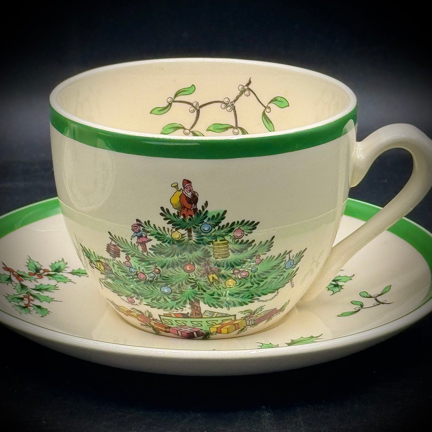 Pair of Spode Christmas Tree Tea Cups and Saucers