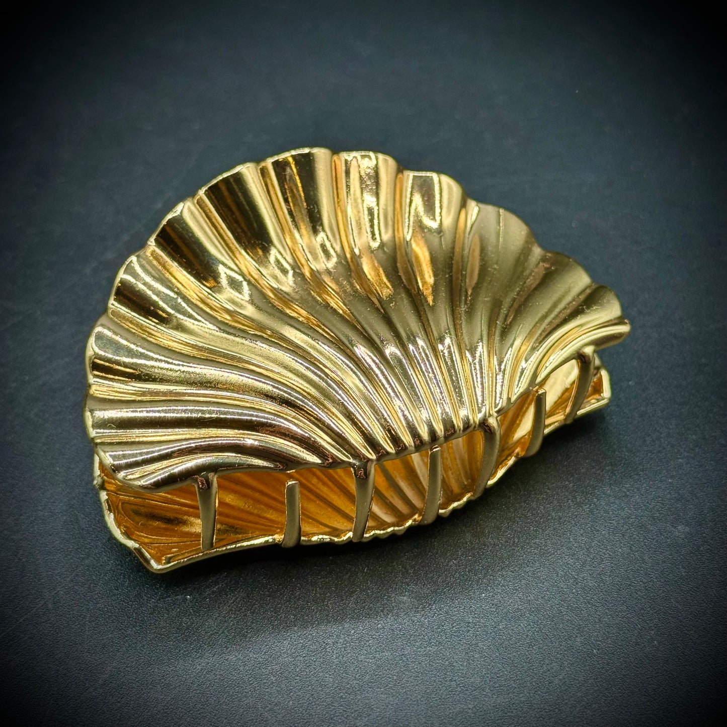 Gold Tone Metal Shell Motif Hair Clip