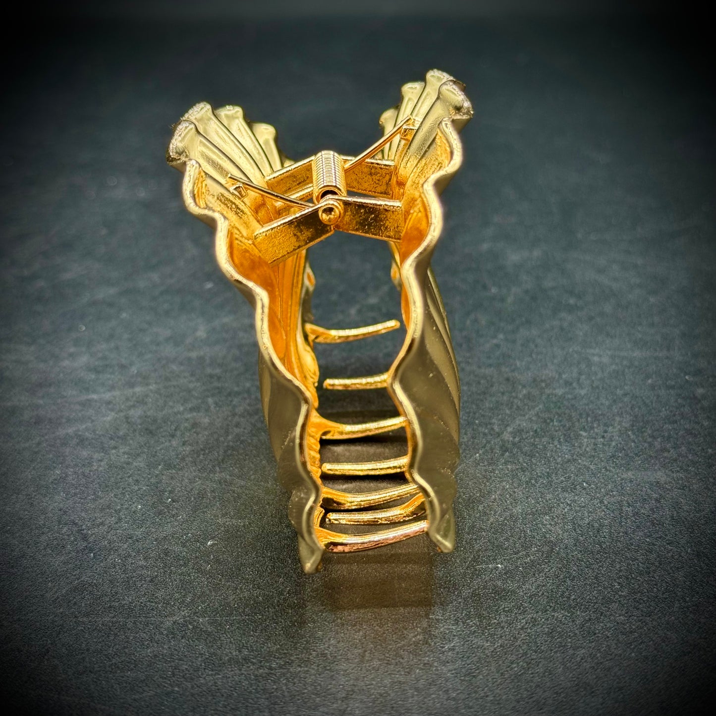 Gold Tone Metal Shell Motif Hair Clip