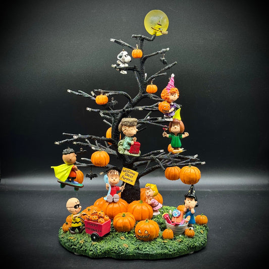 RARE Retired Bradford Exchange Peanuts Great Pumpkin Charlie Brown Halloween Display