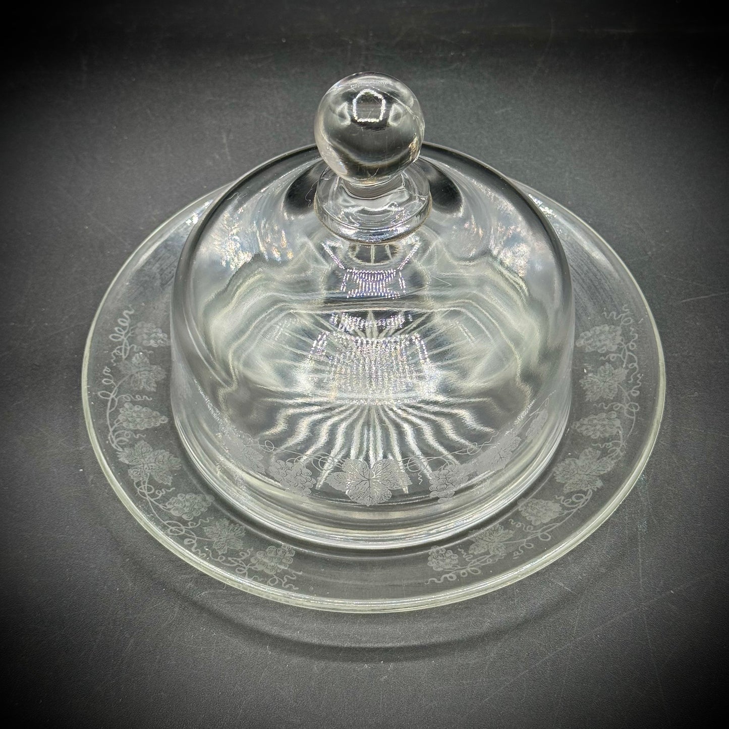 Vintage Etched Grape Pattern Crystal Cloche