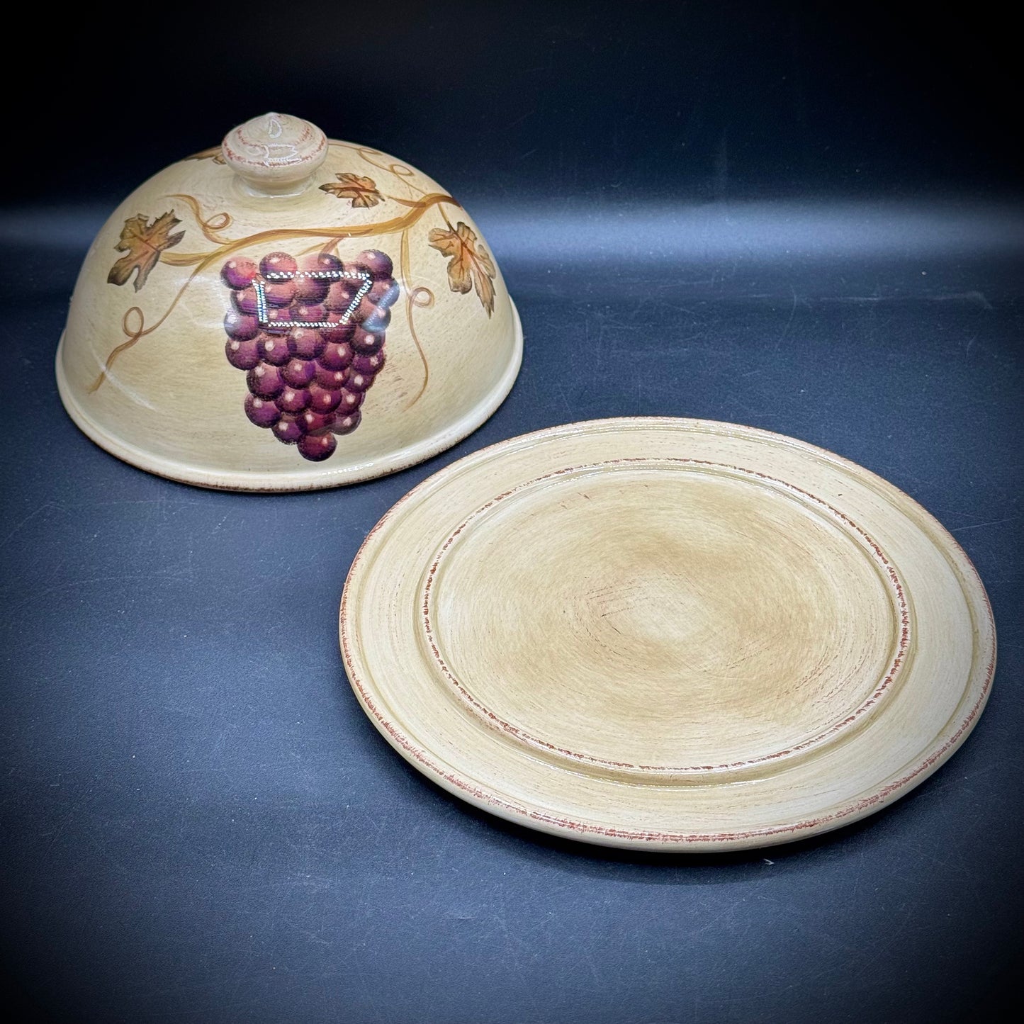 Z Gallerie Vinyard Collection Grape Motif Cheese Dish/Cloche
