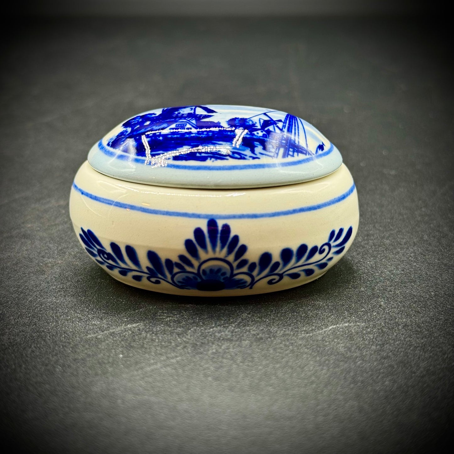 Vintage Delft Blue Holland Trinket Box