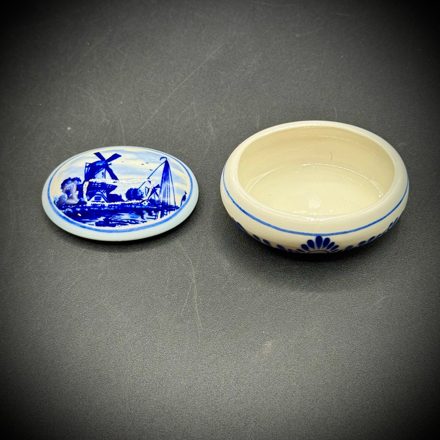 Vintage Delft Blue Holland Trinket Box