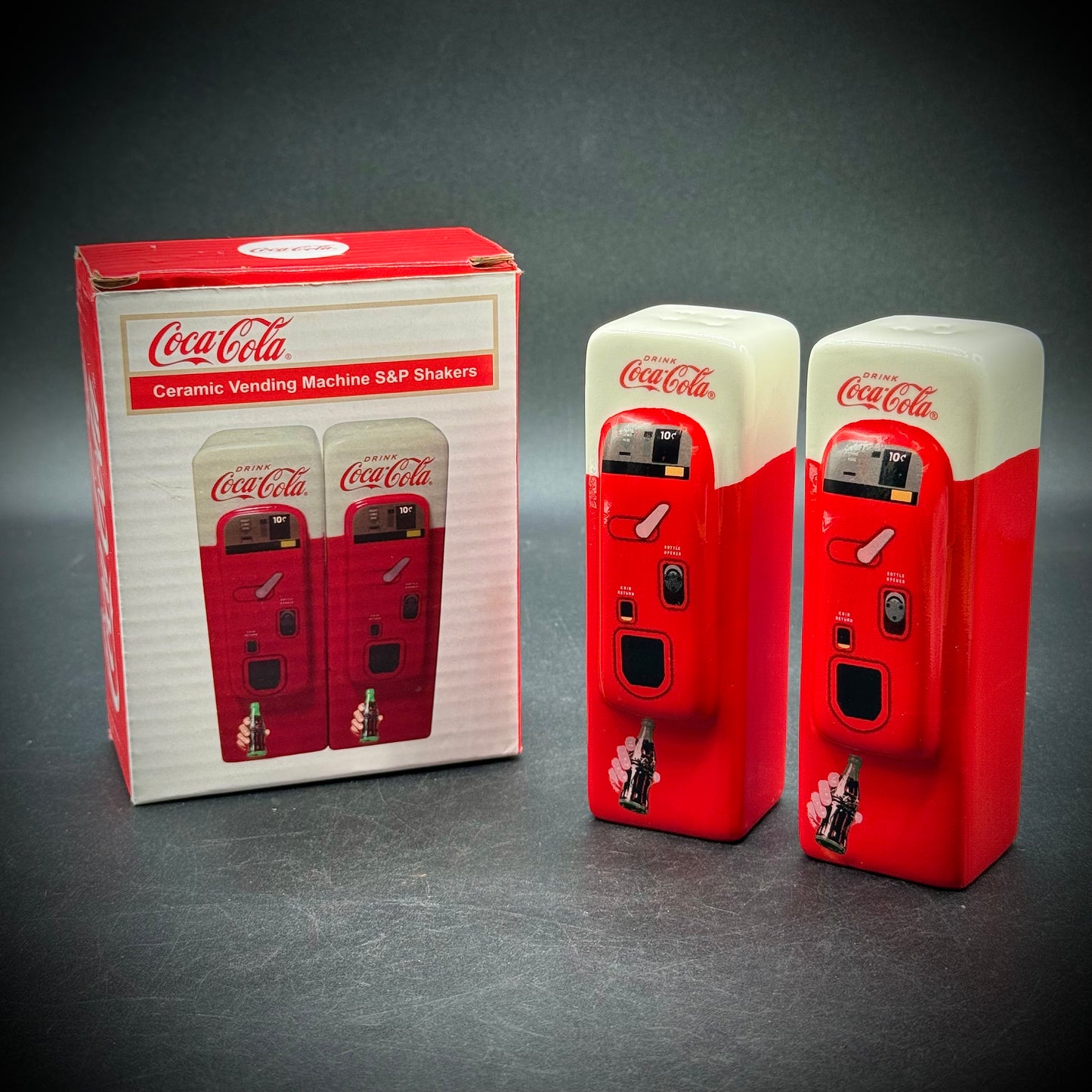 New Vintage Style Coke Machine S&P Set