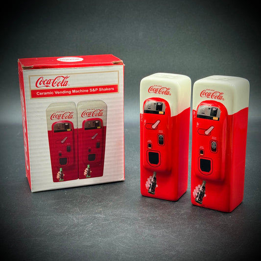 New Vintage Style Coke Machine S&P Set