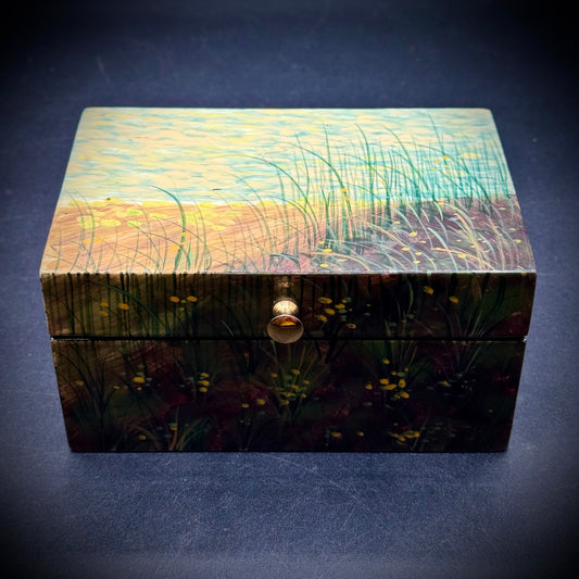 Heavy Lacquered Art Box Beach Motif