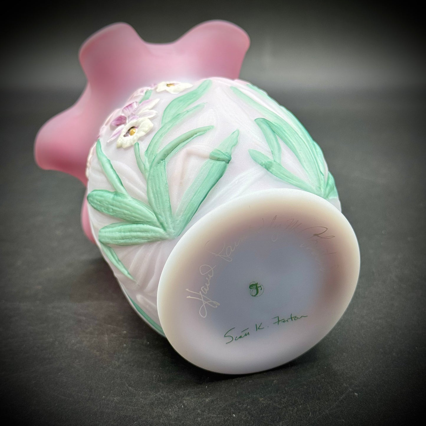 Vintage Fenton 95th Anniversary Blue Burmese Hand Painted & Sean Fenton Signed Daffodil Vase