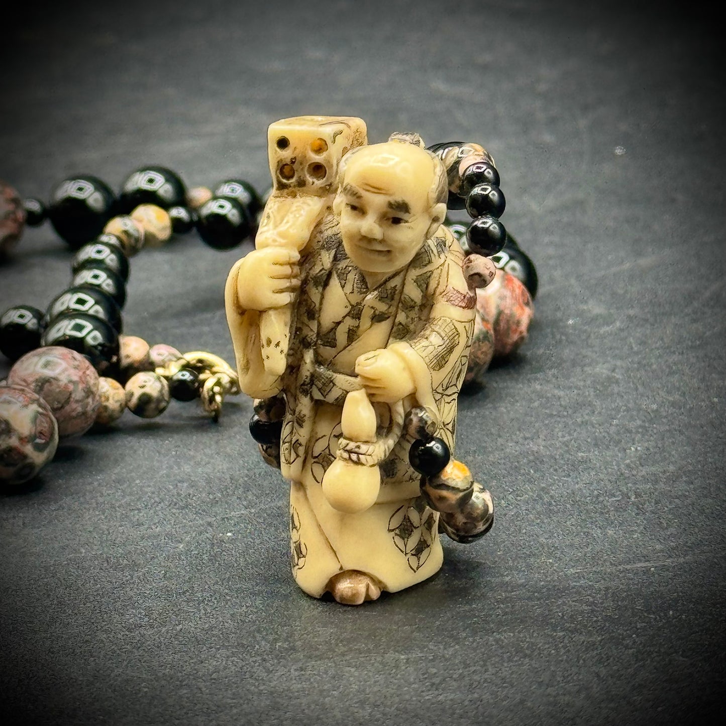 Exquisite Signed Onyx & Agate Bead Netsuke Necklace with Carved Figurine
