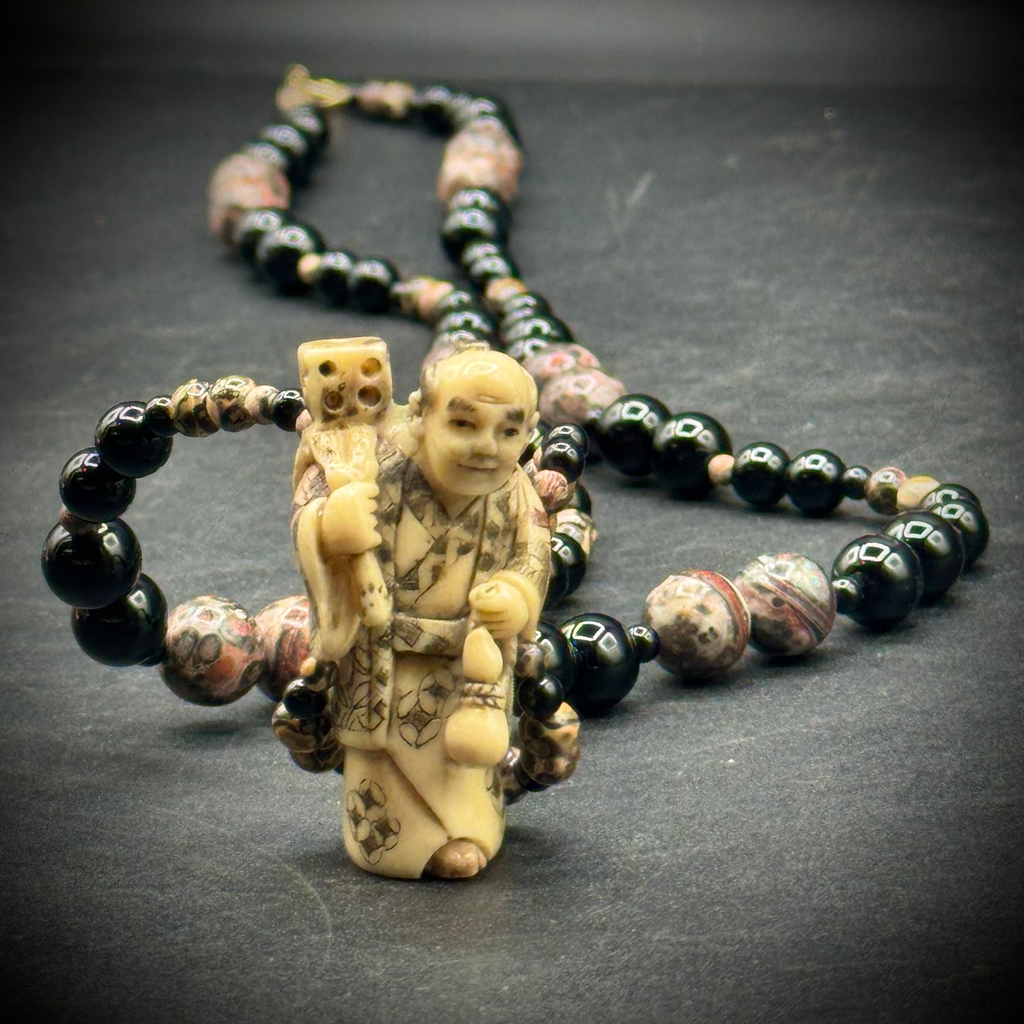 Exquisite Signed Onyx & Agate Bead Netsuke Necklace with Carved Figurine