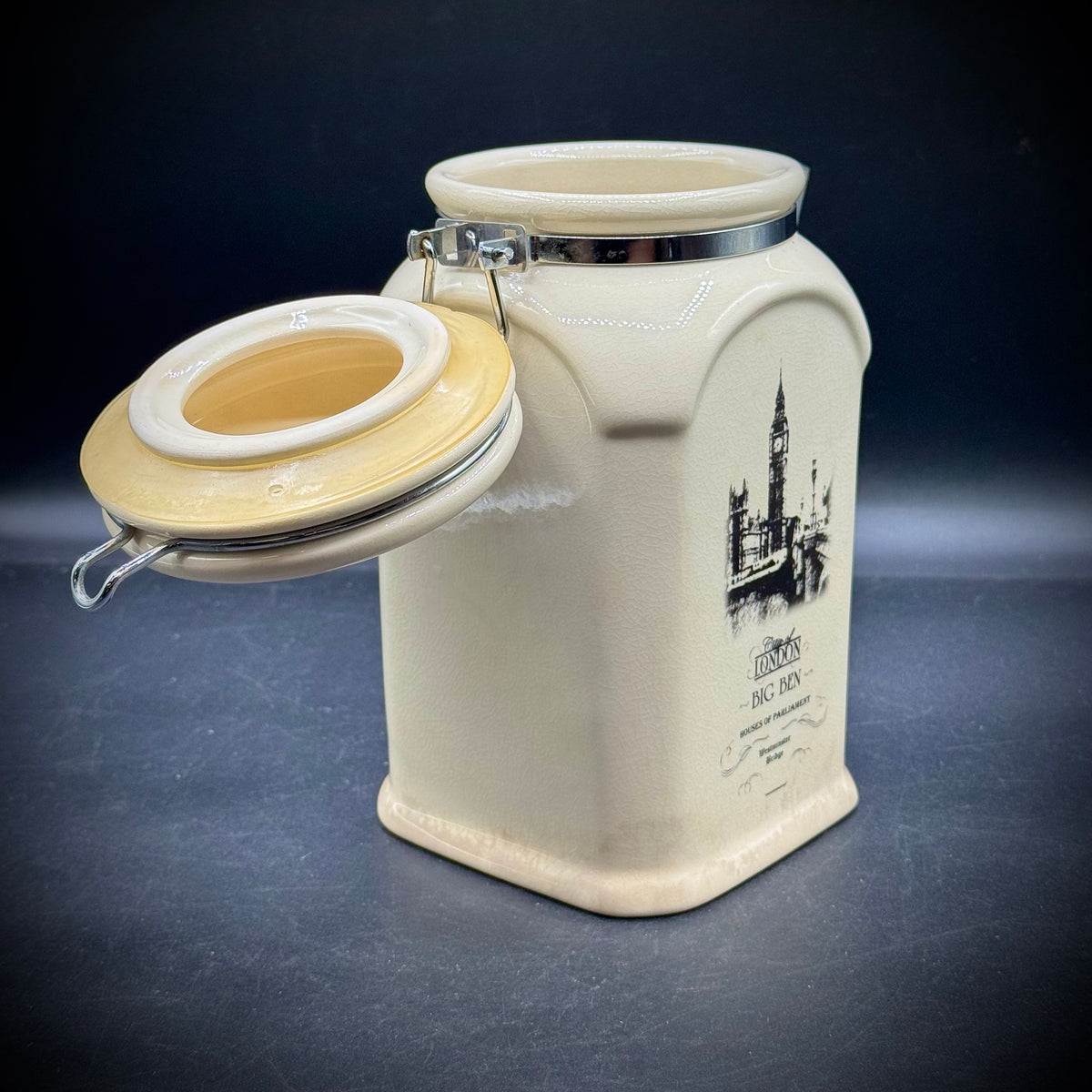 London Motif Sealing Canister