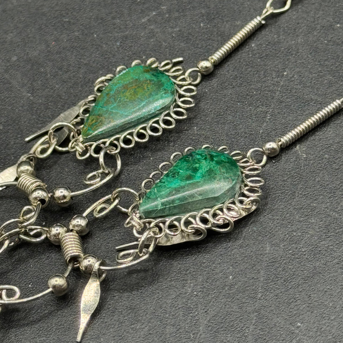 BoHo Chic Silver Metal Necklace with Green Malachite Accents