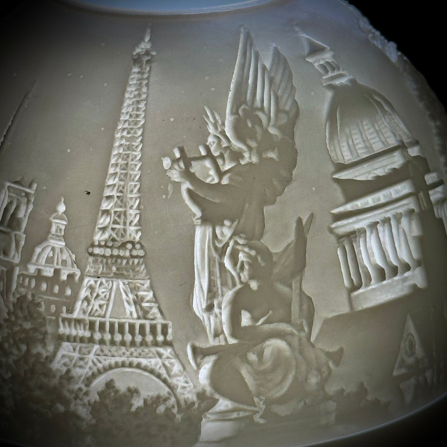 Bernardaud Limoges France Paris Motif Lithophane Votive