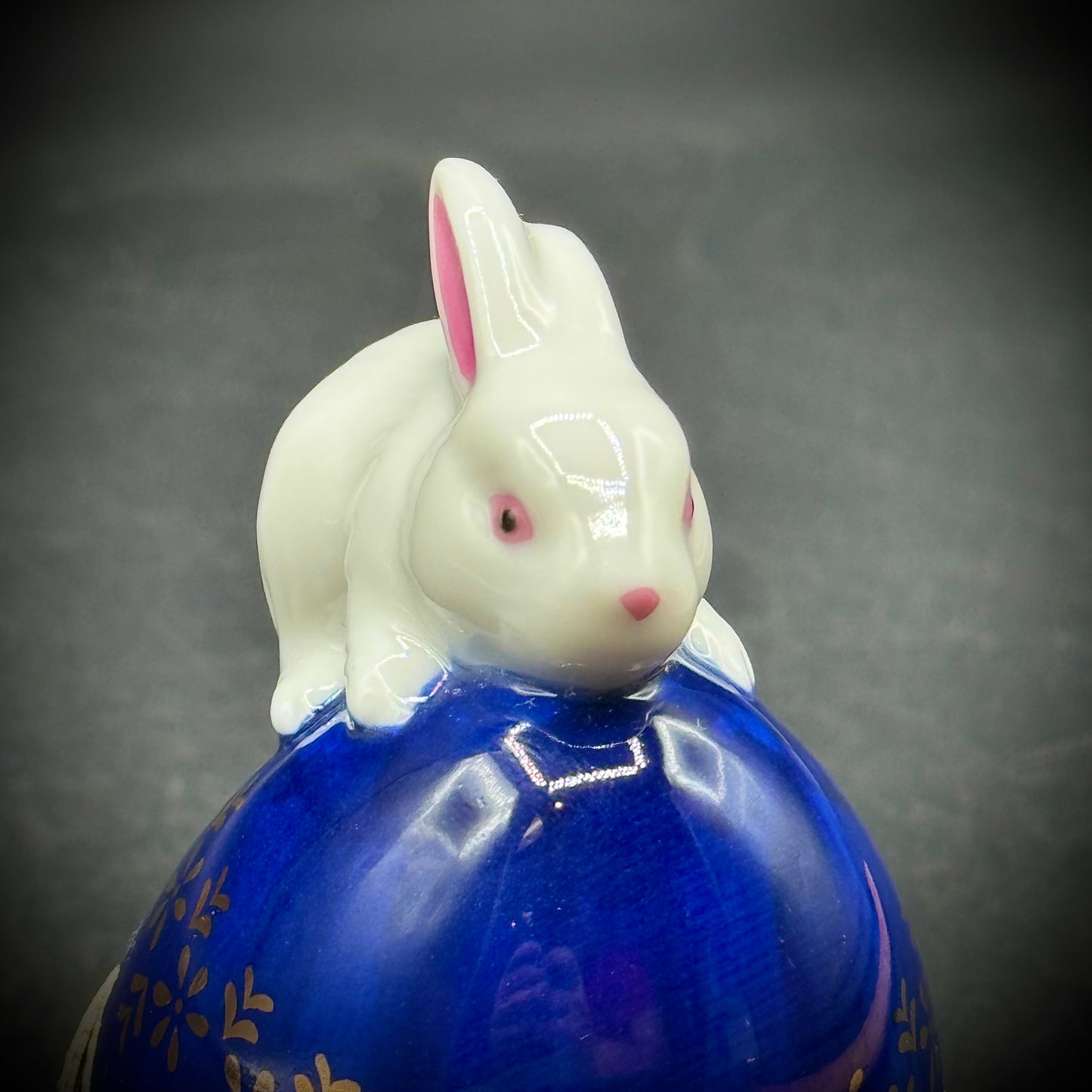 Vintage Andrea by Sadek Bunny on Egg Trinket Box