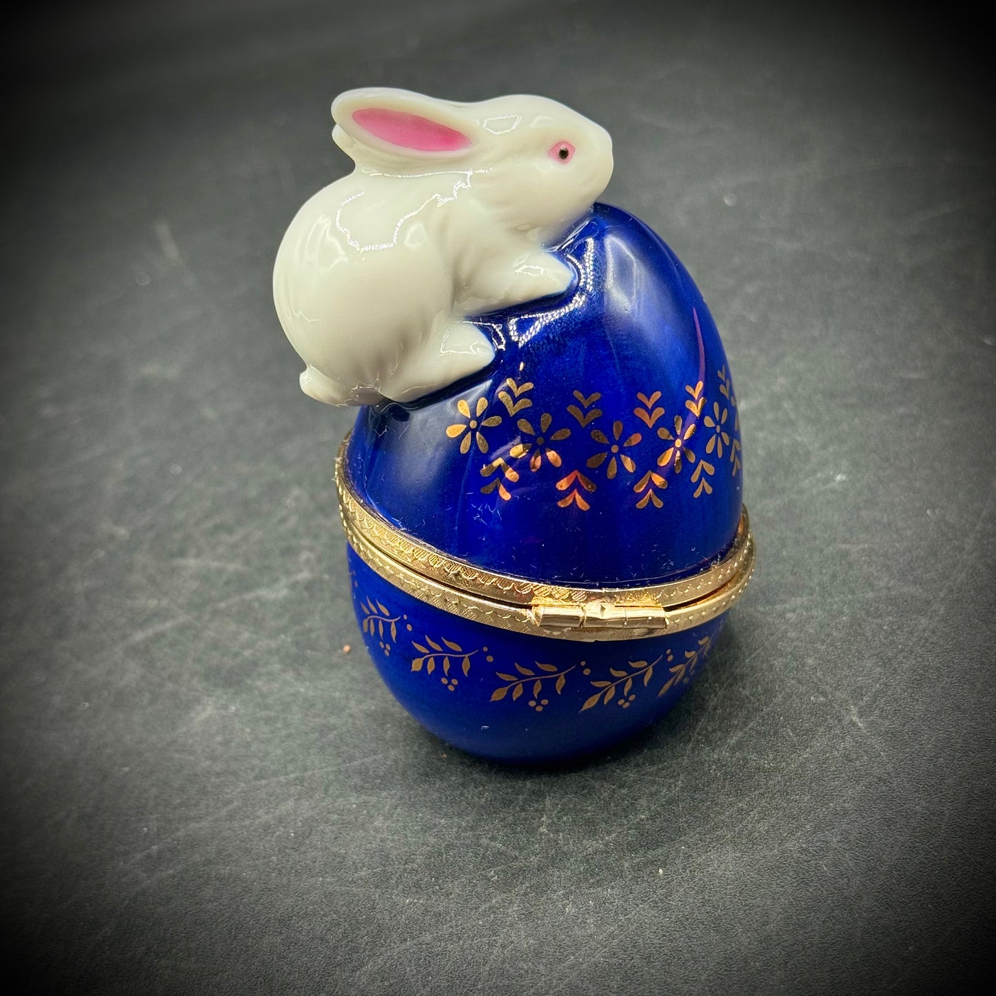 Vintage Andrea by Sadek Bunny on Egg Trinket Box