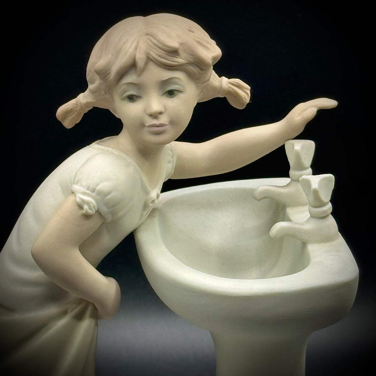 Vintage Lladro "Clean Up Time" Adorable Girl at Sink Figurine